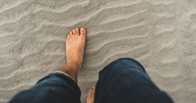 5 Grounding Techniques to Calm Anxiety in the Moment